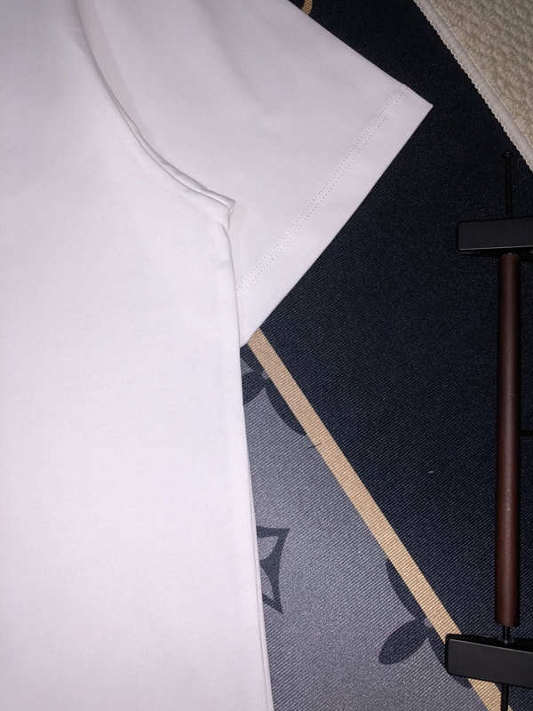 ブランドTシャツ角部分ディテール